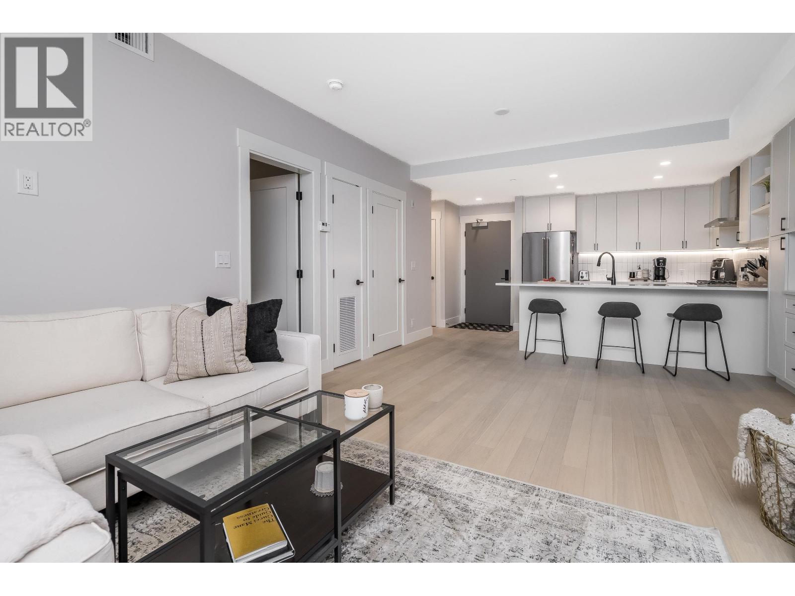 Photo 13 of 207 22226 Brown Avenue, Maple Ridge BC