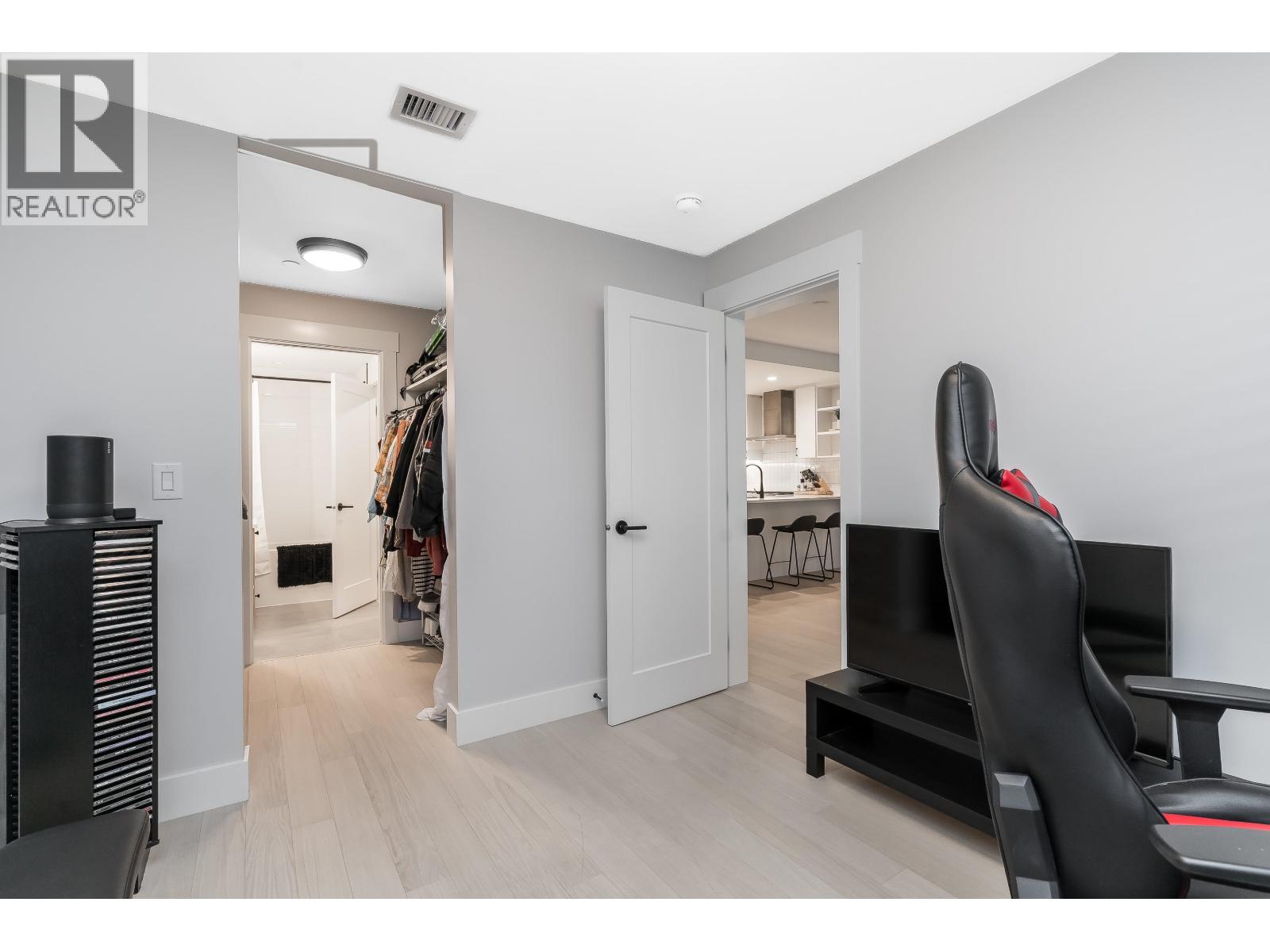 Photo 23 of 207 22226 Brown Avenue, Maple Ridge BC