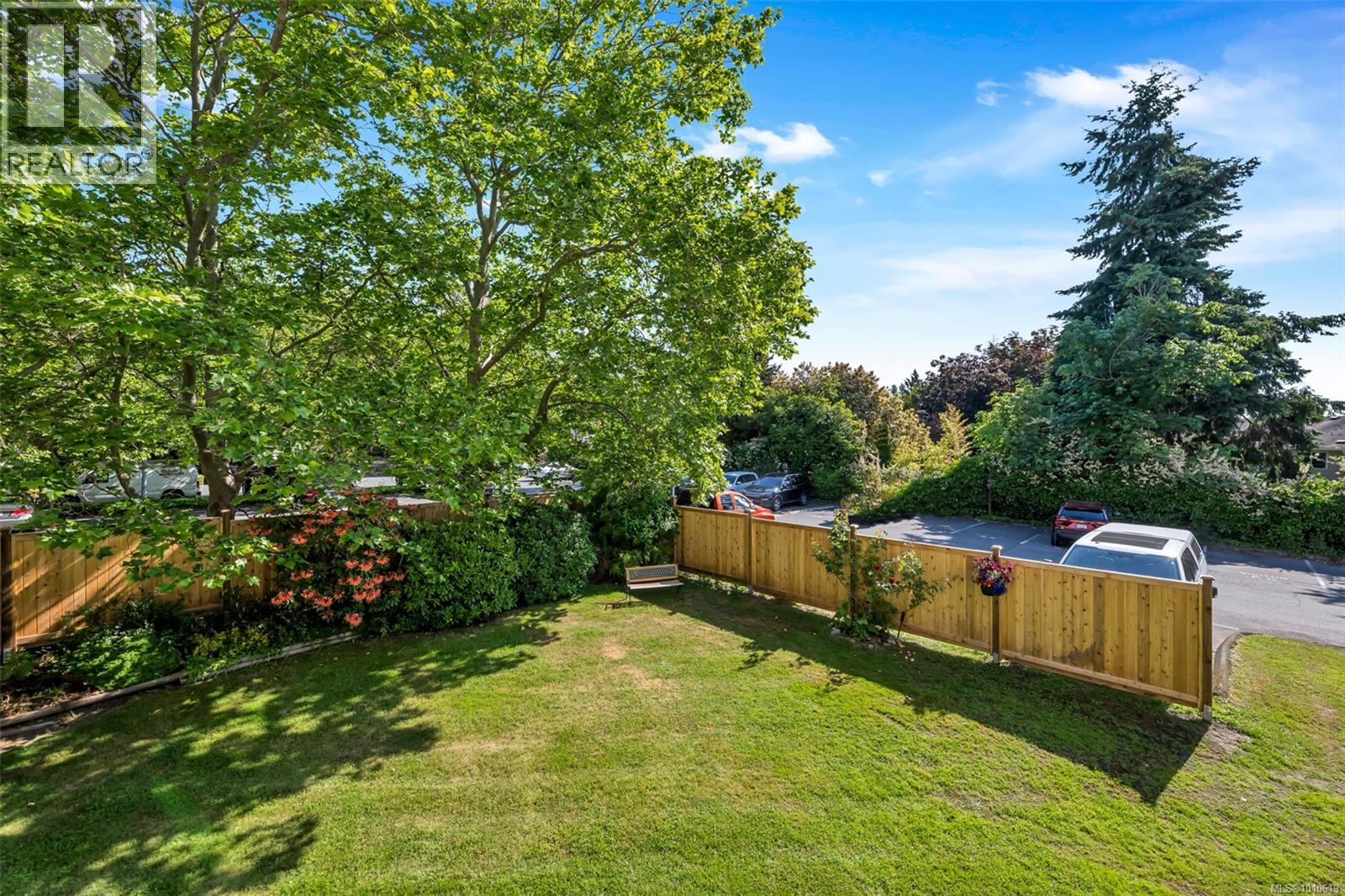 204 1240 Verdier Ave, Central Saanich