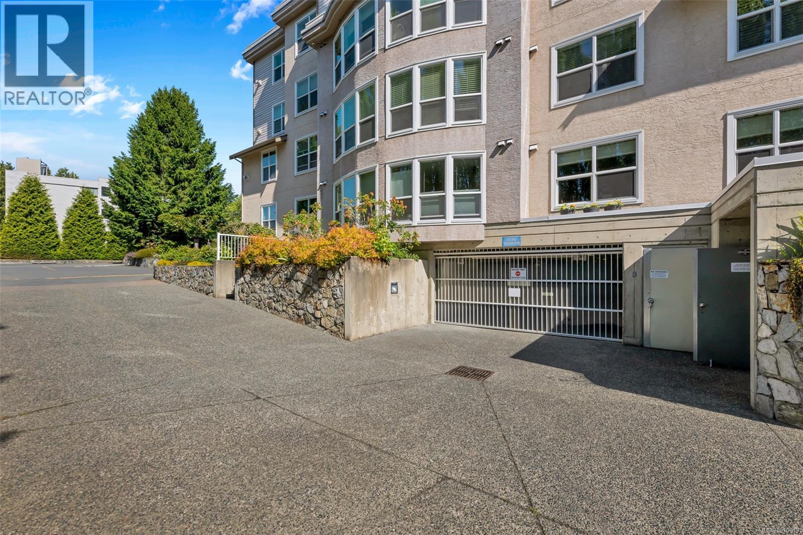 204 1240 Verdier Ave, Central Saanich