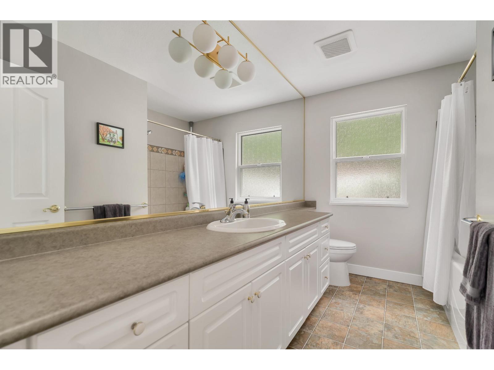 Photo 20 of 26560 Cunningham Avenue, Maple Ridge BC