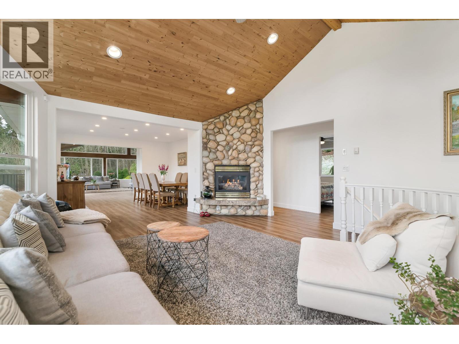 Photo 5 of 26560 Cunningham Avenue, Maple Ridge BC