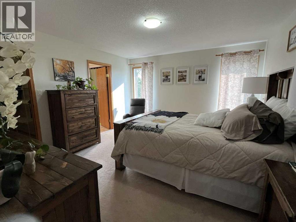 Photo 10 of 145040 Rge Rd 181, Enchant AB