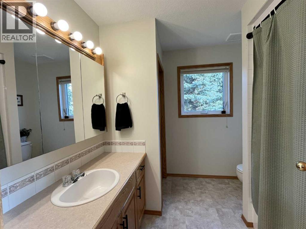 Photo 11 of 145040 Rge Rd 181, Enchant AB