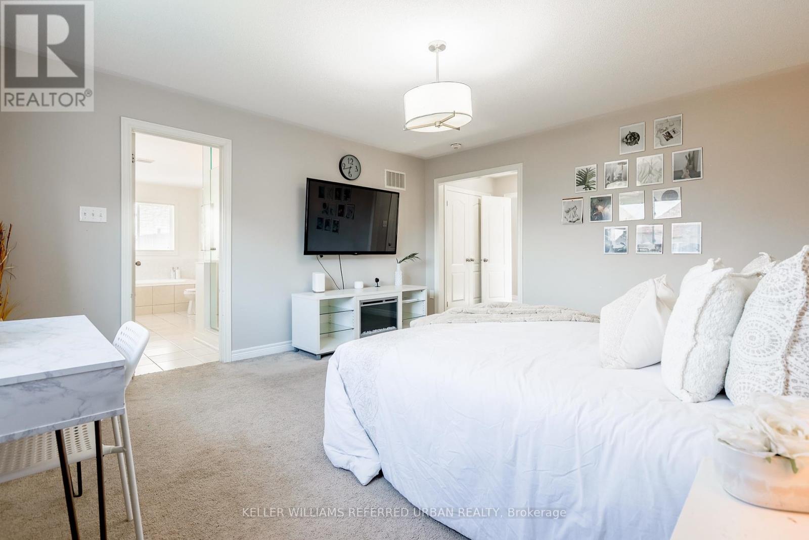 Photo 31 of 30 Henry Smith Avenue, Clarington ON