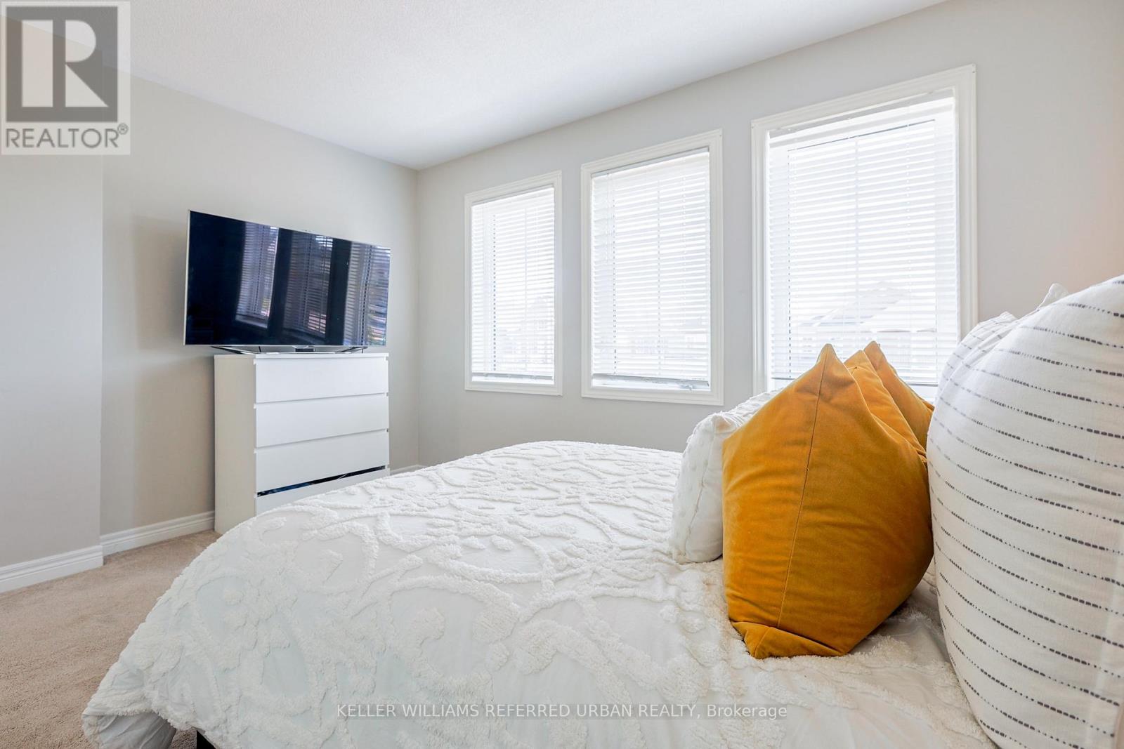 Photo 48 of 30 Henry Smith Avenue, Clarington ON