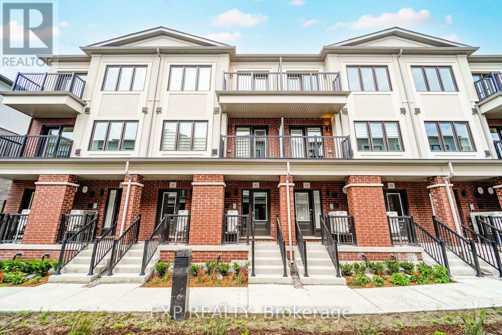 Photo 1 of 93 Matawin Lane, Richmond Hill ON