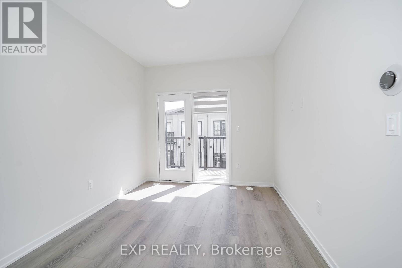 Photo 19 of 93 Matawin Lane, Richmond Hill ON