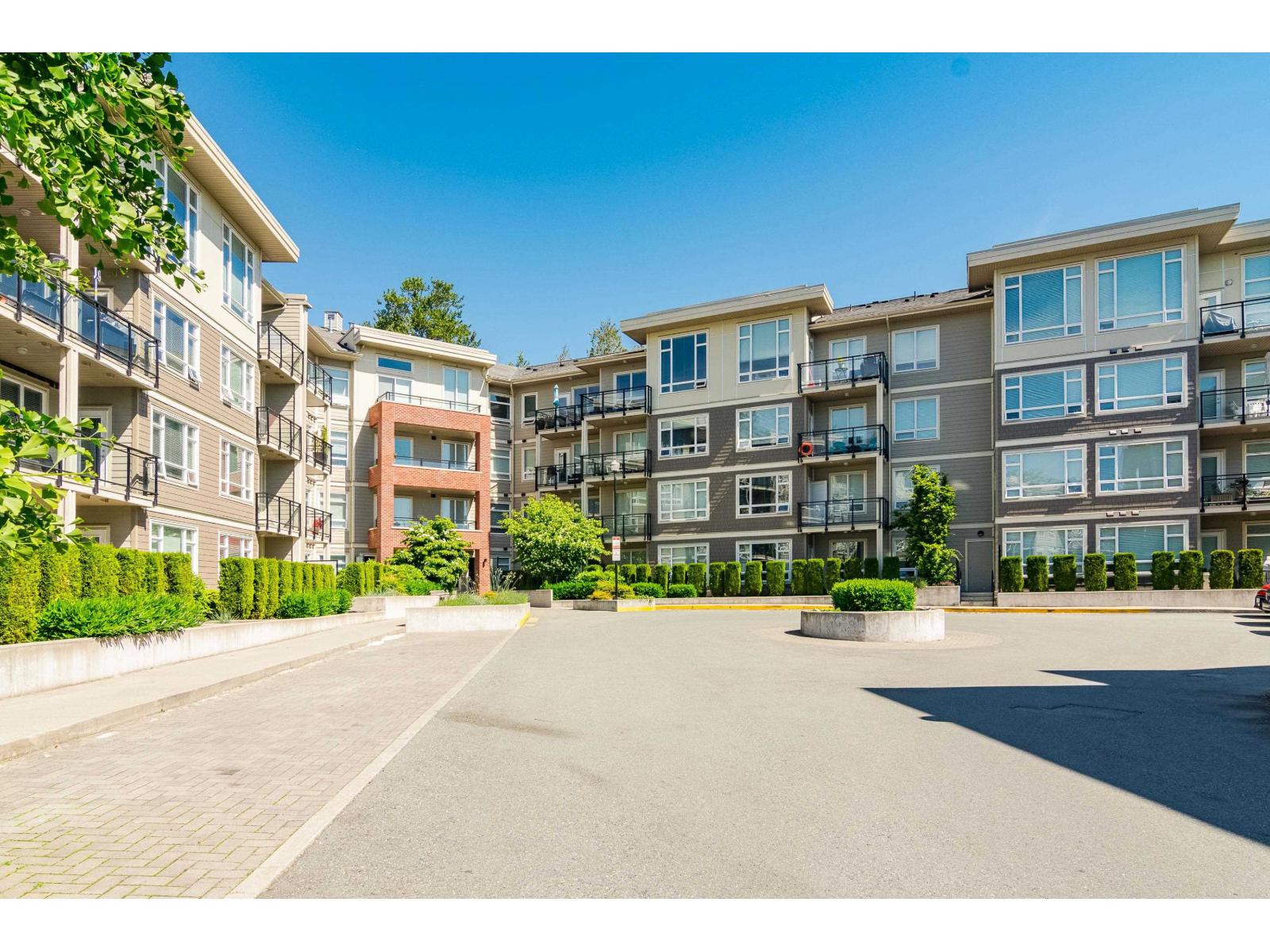 Photo 4 of C 410 20211 66 Avenue, Langley BC