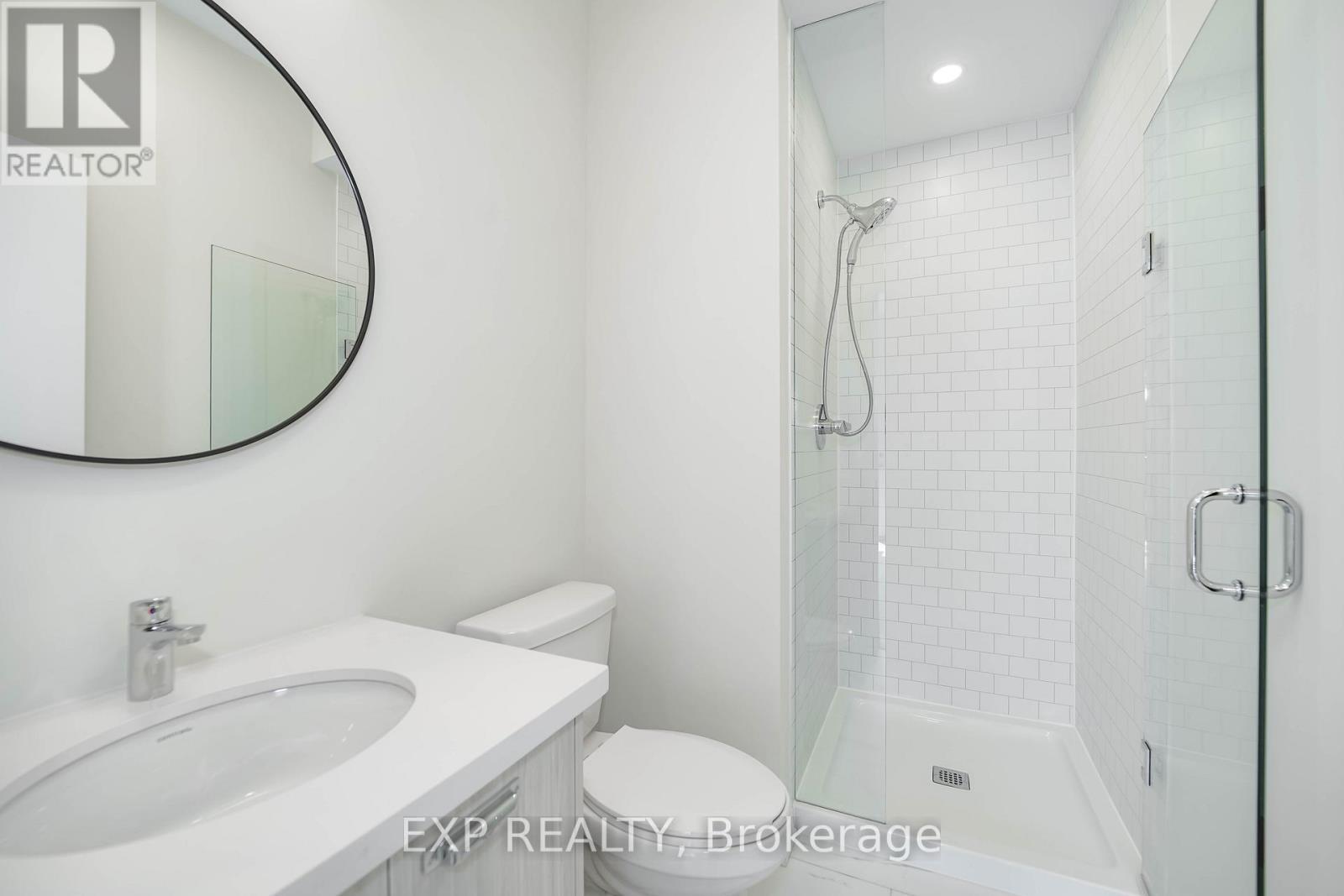 Photo 27 of 93 Matawin Lane, Richmond Hill ON