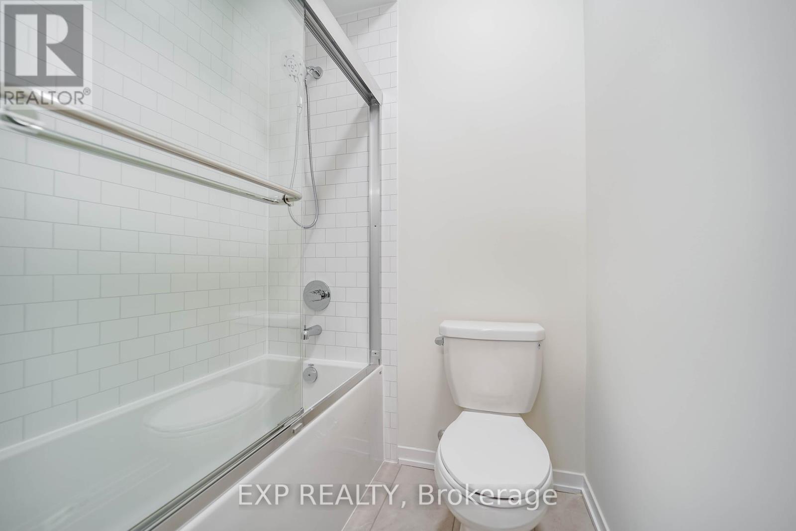 Photo 29 of 93 Matawin Lane, Richmond Hill ON