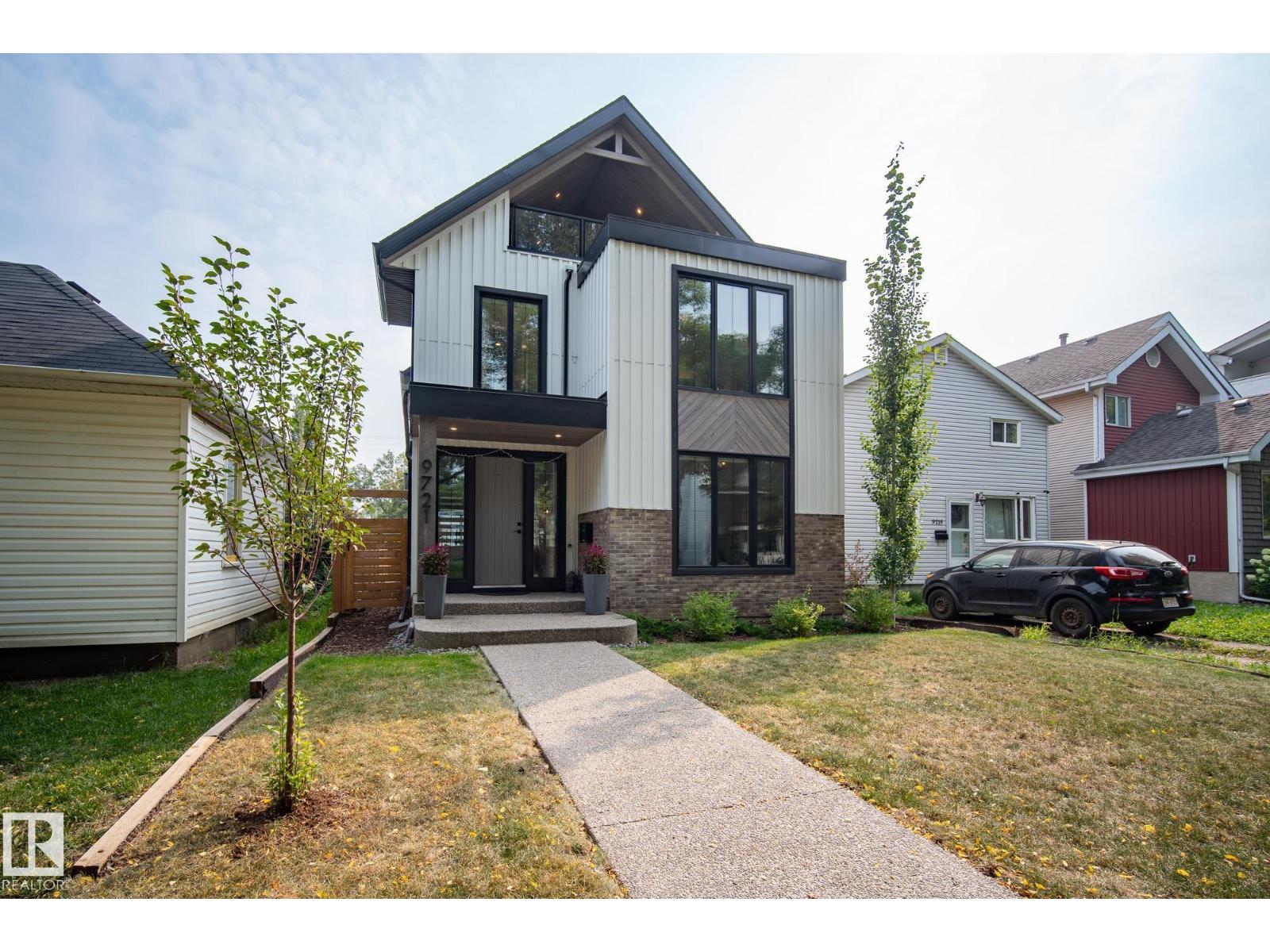 Photo 1 of 9721 96 St Nw, Edmonton AB