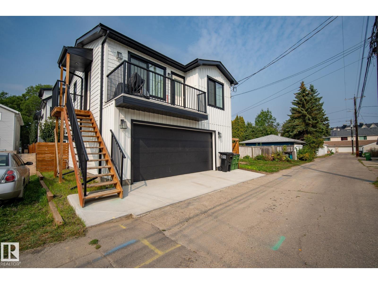 Photo 2 of 9721 96 St Nw, Edmonton AB