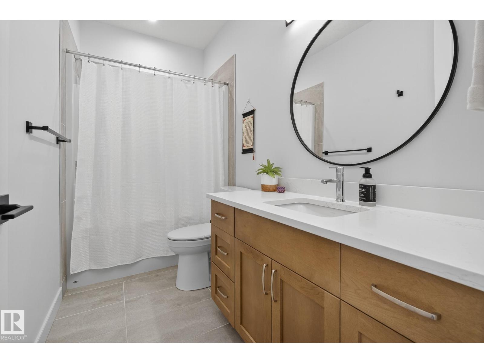 Photo 25 of 9721 96 St Nw, Edmonton AB