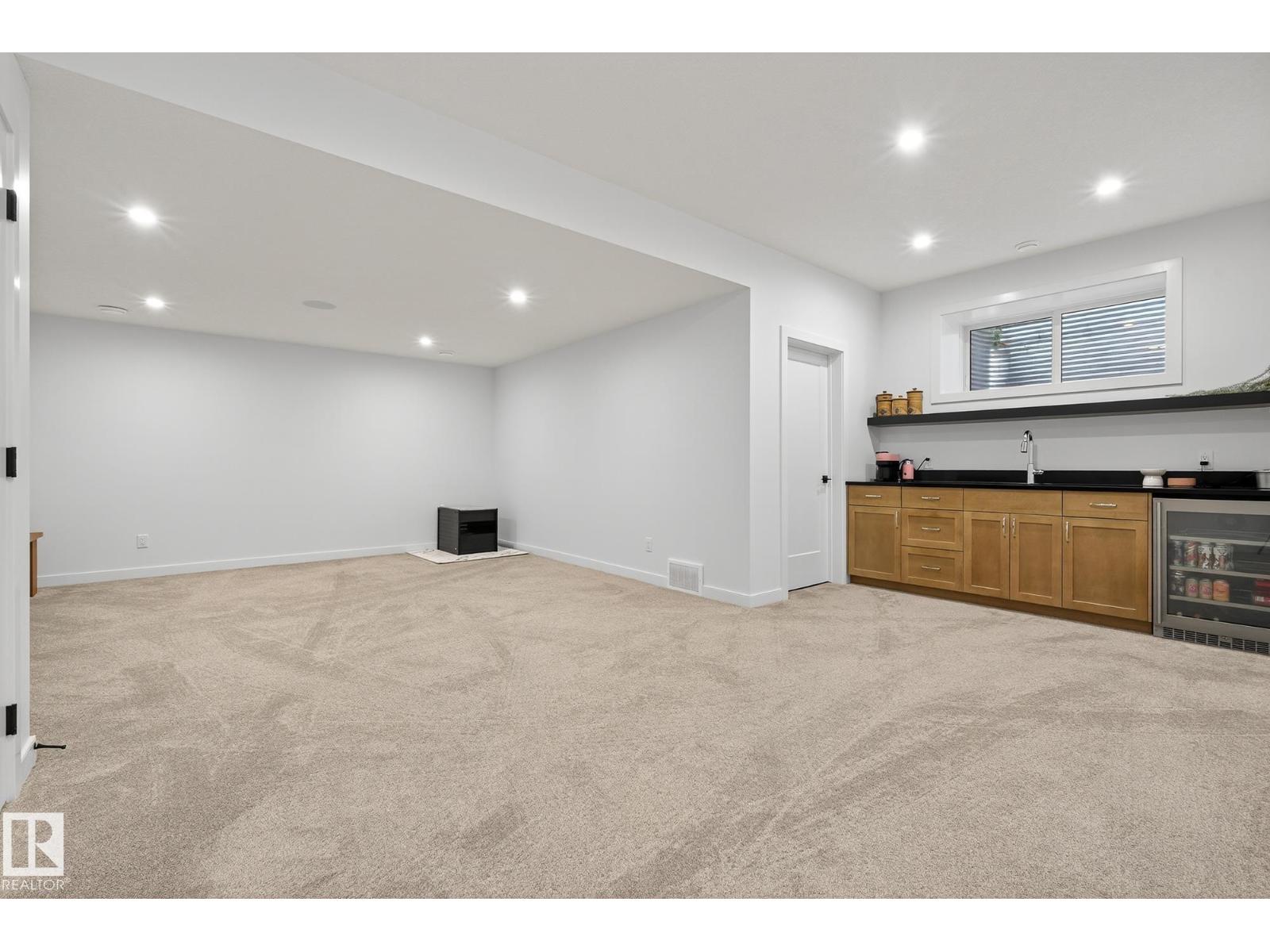 Photo 35 of 9721 96 St Nw, Edmonton AB