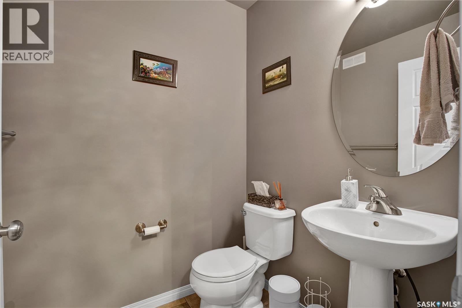 Photo 10 of 466 Henick Crescent, Saskatoon SK