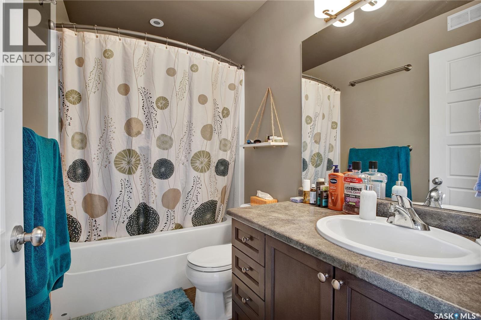 Photo 13 of 466 Henick Crescent, Saskatoon SK