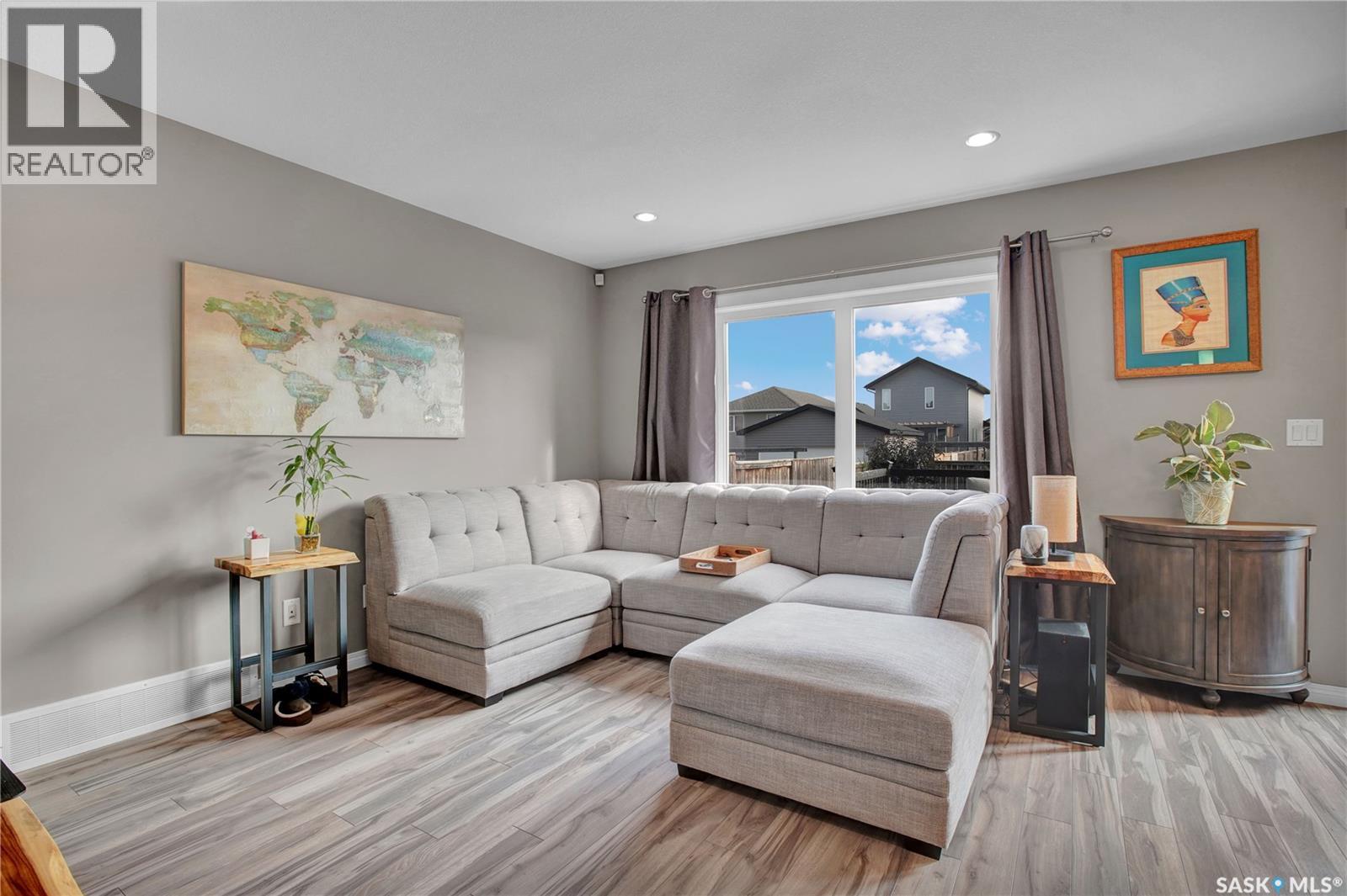 Photo 4 of 466 Henick Crescent, Saskatoon SK