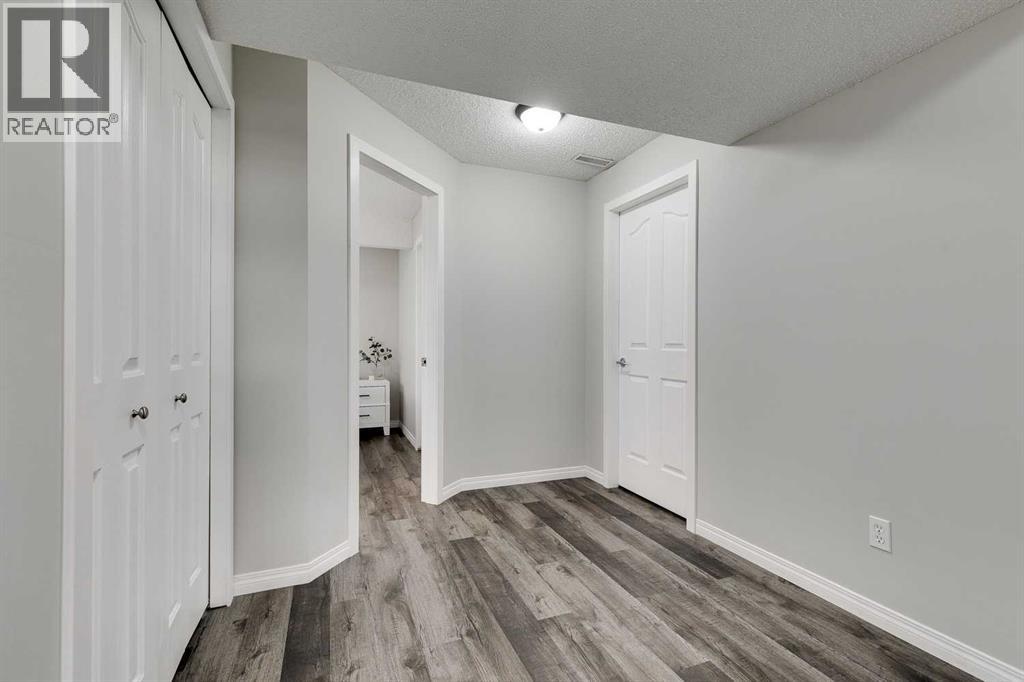 Photo 31 of 95 Prestwick Heath Se, Calgary AB
