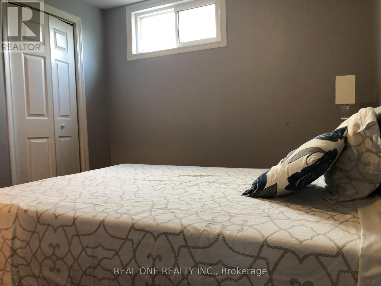 Photo 12 of Lower 1161 Shadeland Drive, Mississauga ON