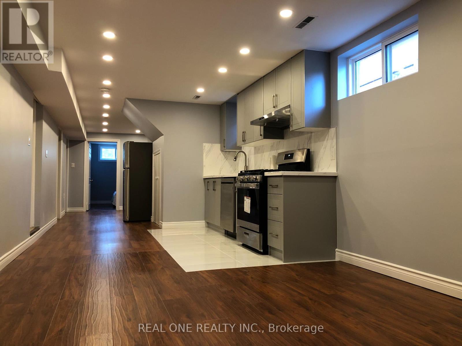 Photo 4 of Lower 1161 Shadeland Drive, Mississauga ON