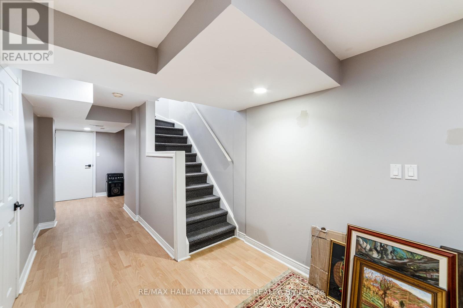 Photo 32 of 365 Turnberry Crescent, Mississauga ON