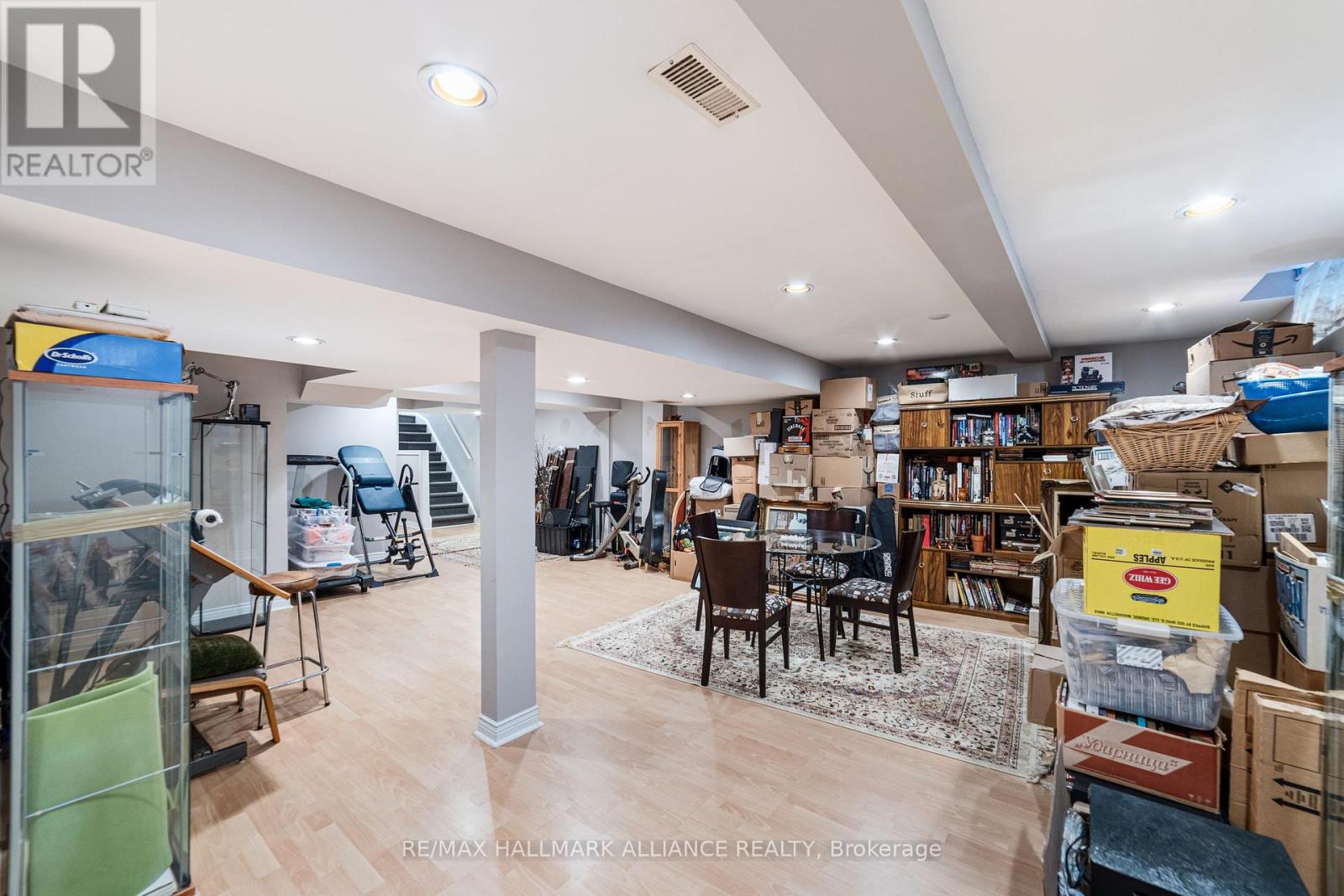 Photo 34 of 365 Turnberry Crescent, Mississauga ON