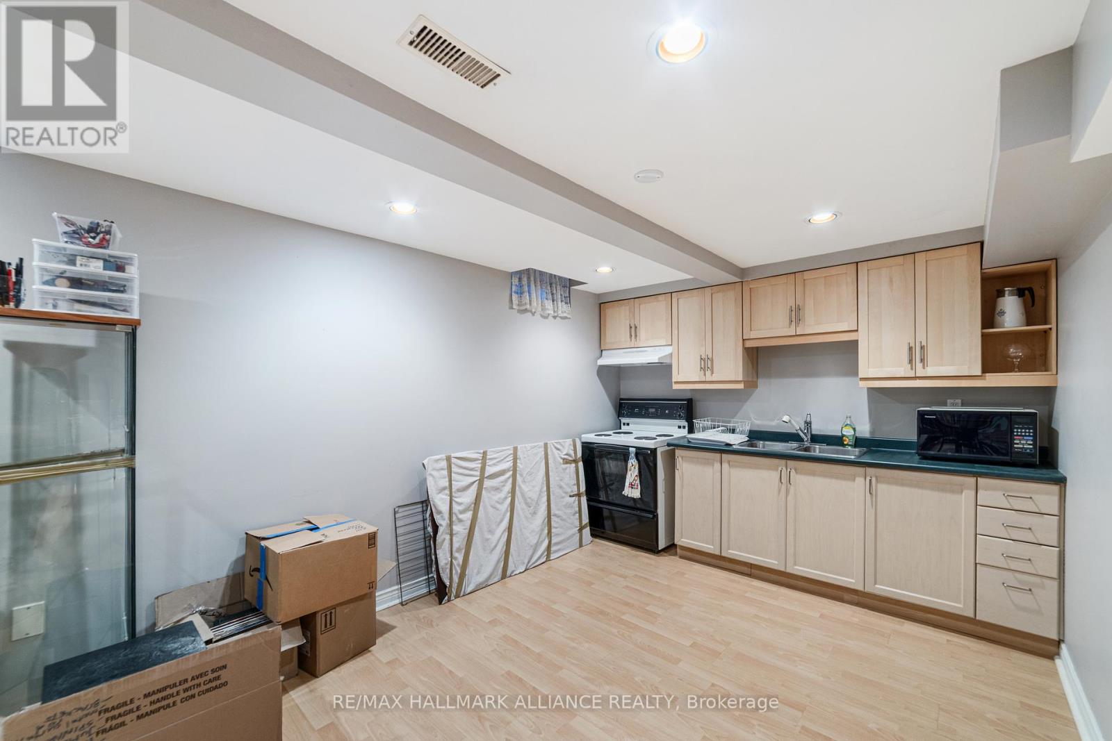Photo 35 of 365 Turnberry Crescent, Mississauga ON