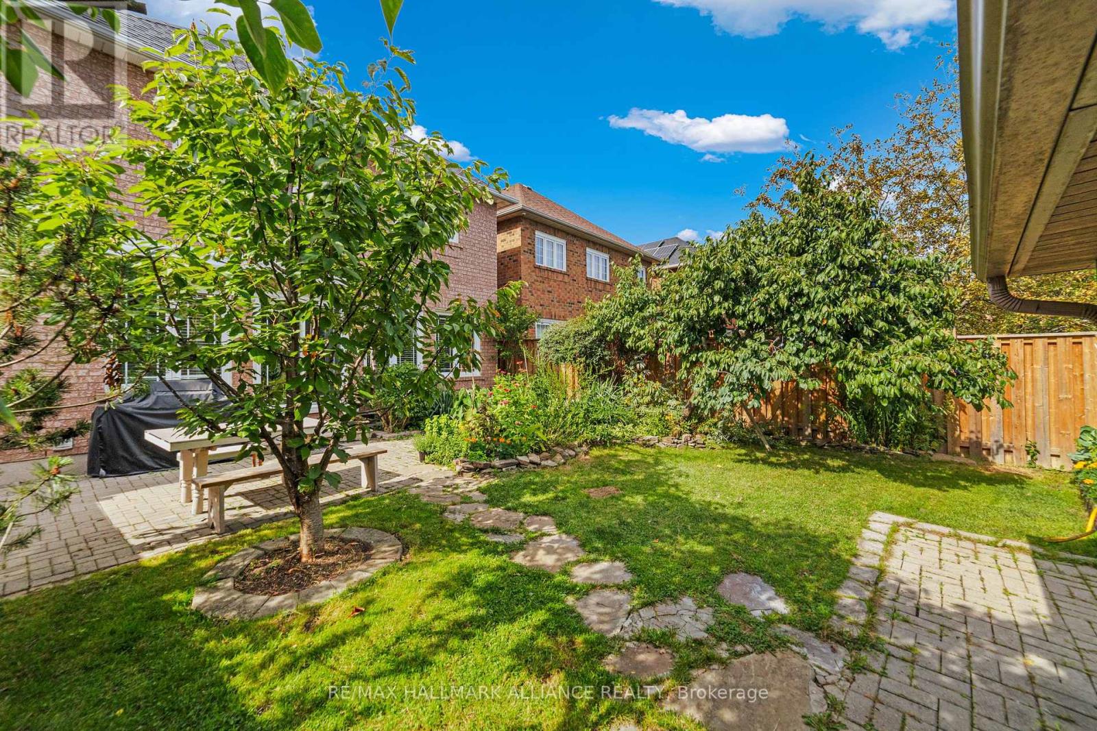 Photo 38 of 365 Turnberry Crescent, Mississauga ON