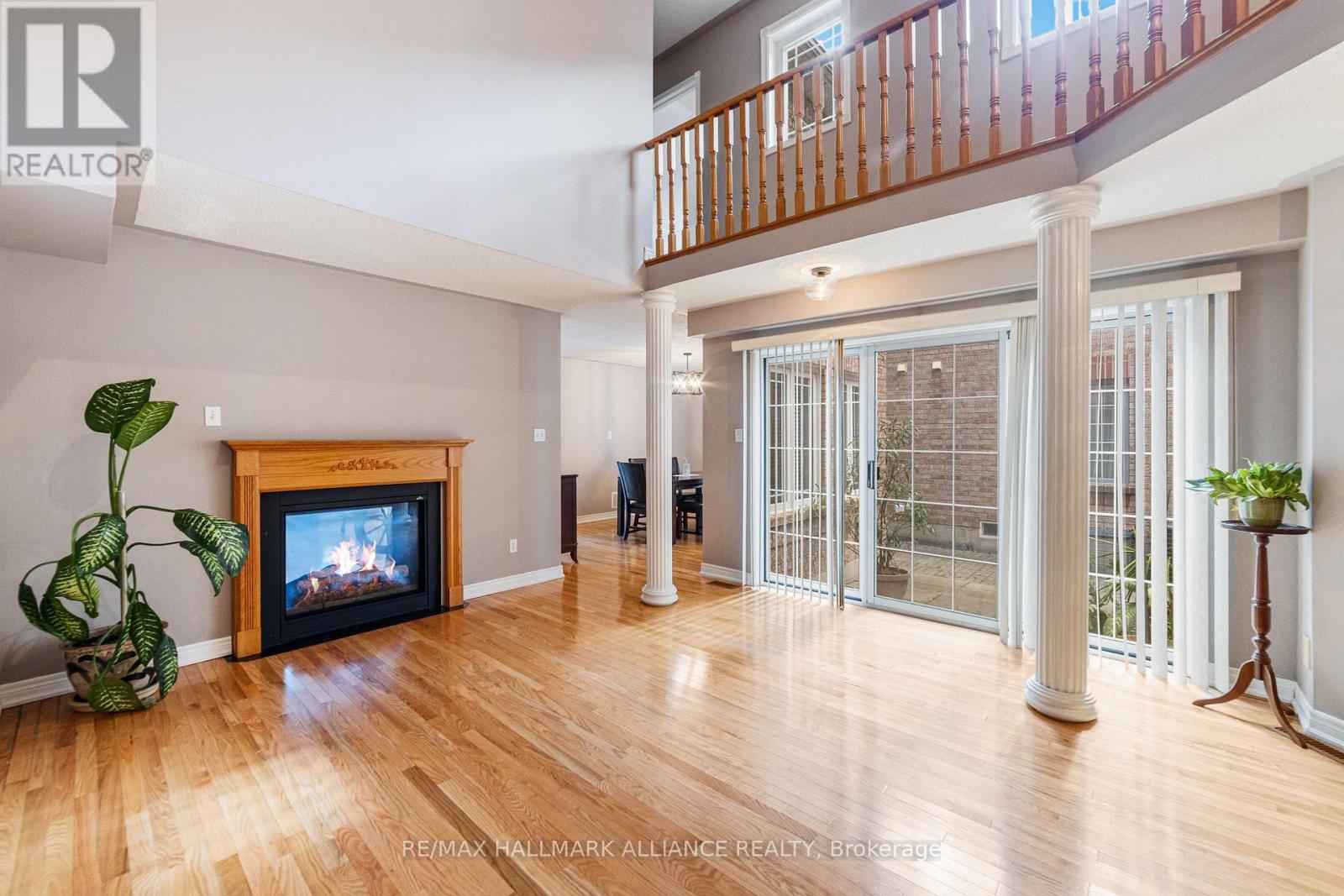 Photo 8 of 365 Turnberry Crescent, Mississauga ON