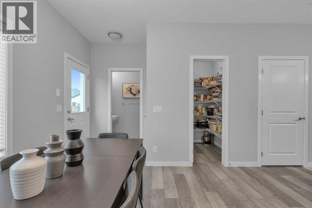 Photo 19 of 1121 Chinook Gate Bay Sw, Airdrie AB