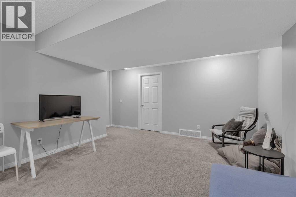Photo 38 of 1121 Chinook Gate Bay Sw, Airdrie AB