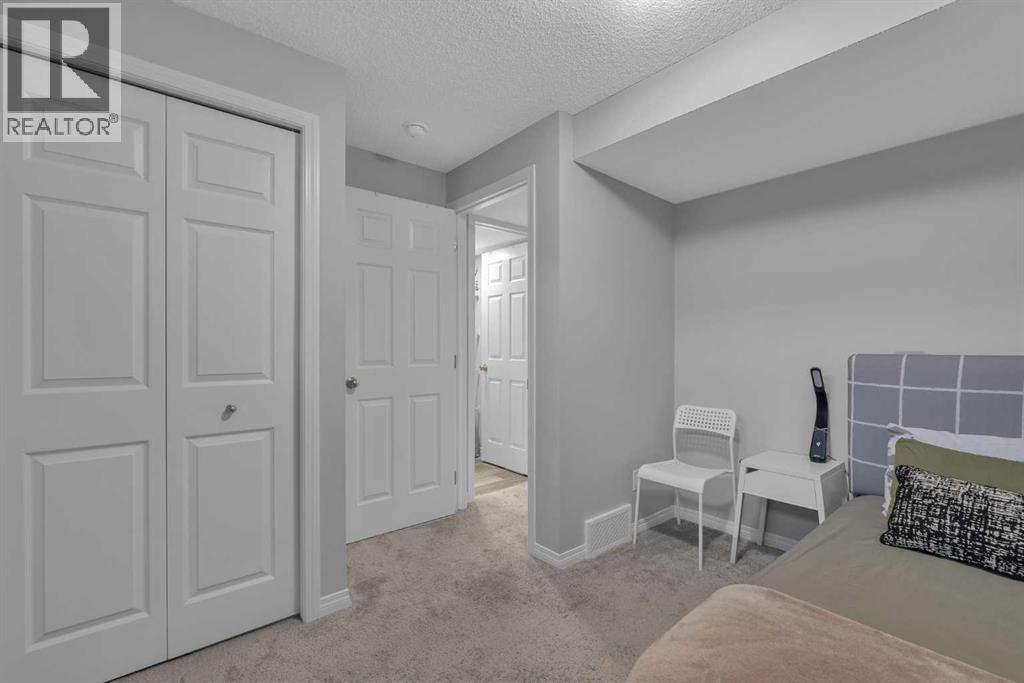 Photo 40 of 1121 Chinook Gate Bay Sw, Airdrie AB