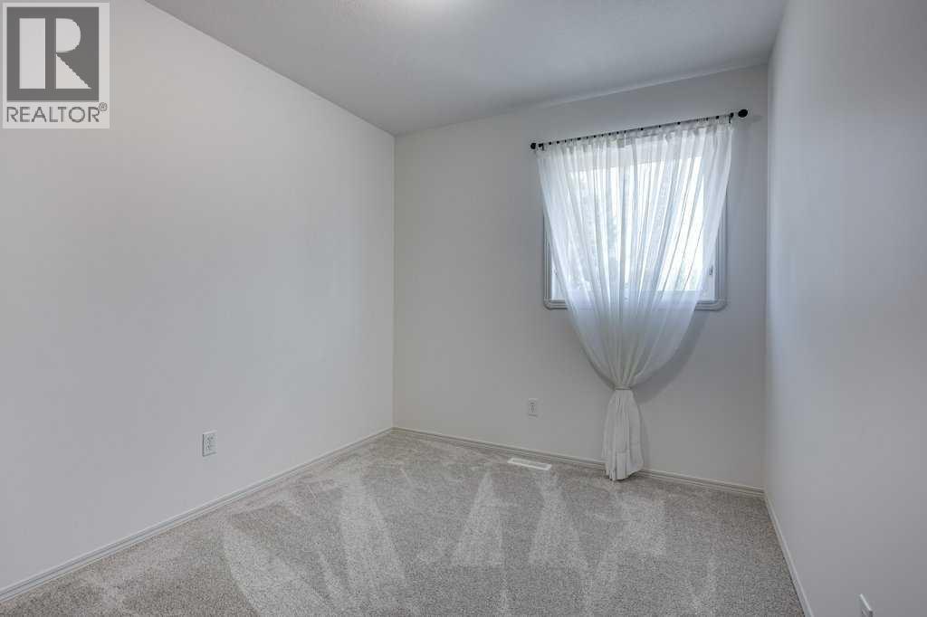 Photo 25 of 7 Adams Close, Red Deer AB