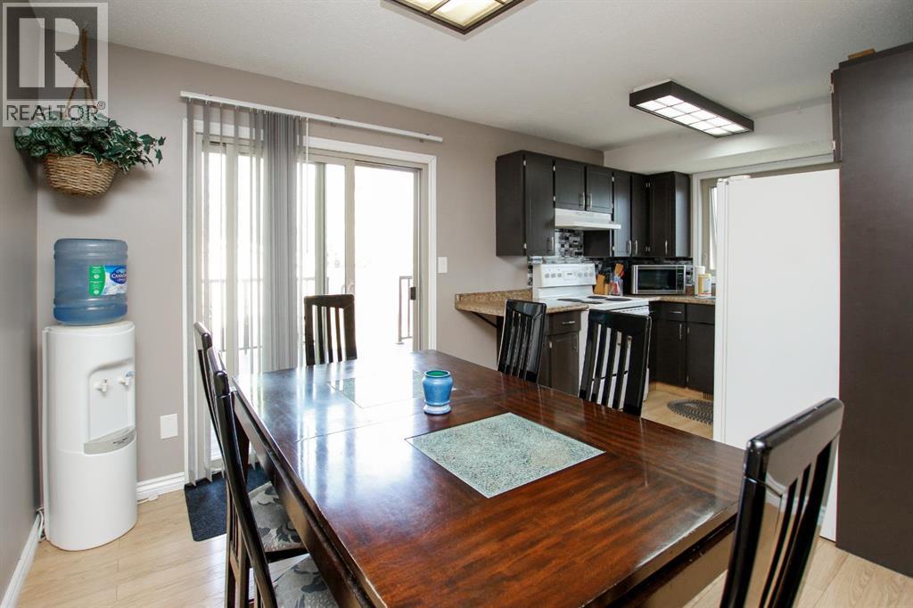Photo 9 of 4 Haliburton Crescent, Red Deer AB