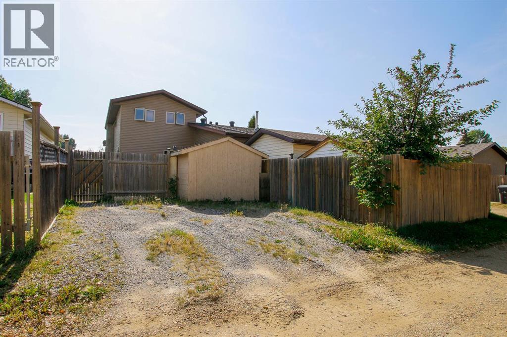Photo 38 of 4 Haliburton Crescent, Red Deer AB