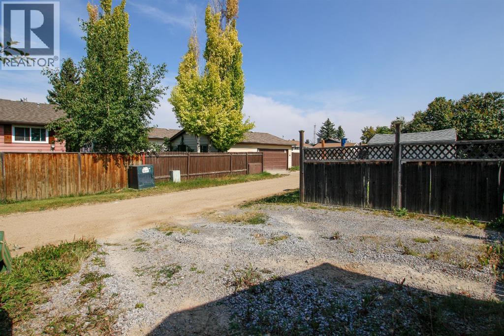 Photo 37 of 4 Haliburton Crescent, Red Deer AB