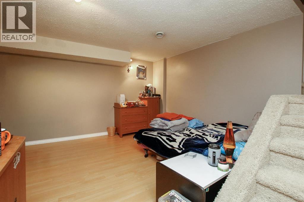 Photo 25 of 4 Haliburton Crescent, Red Deer AB