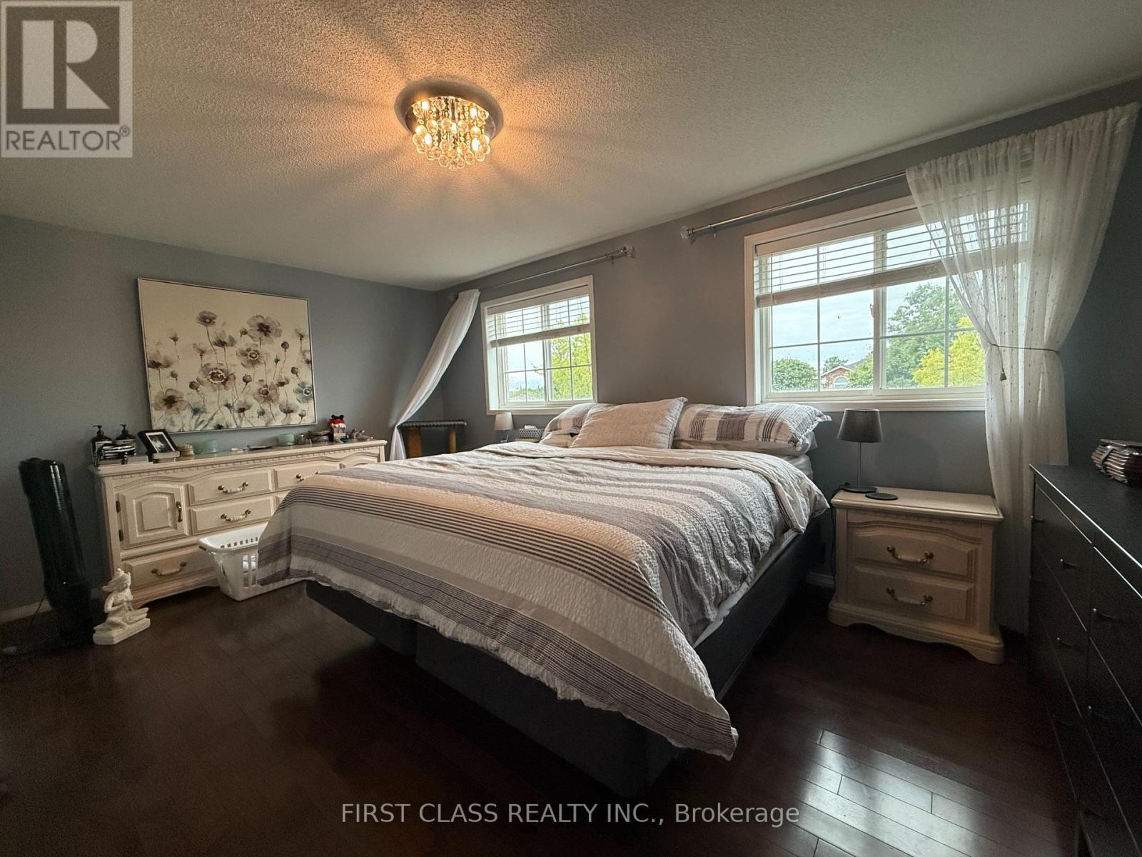 Photo 12 of 13 Benjamin Lane, Barrie ON