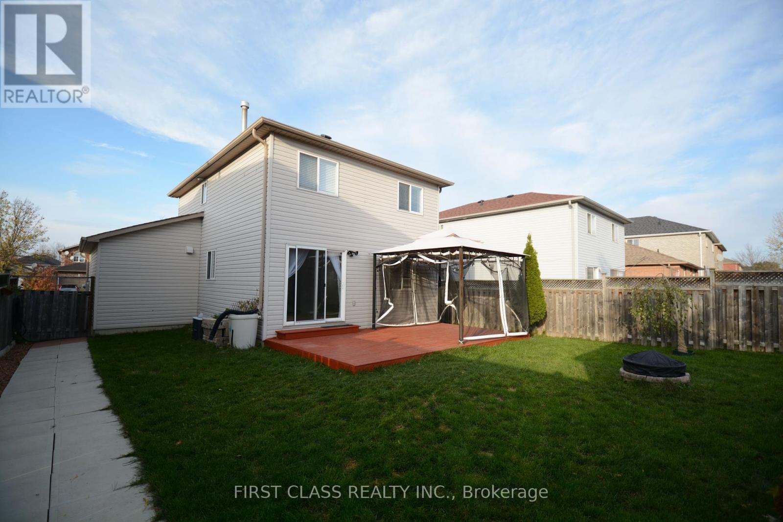 Photo 31 of 13 Benjamin Lane, Barrie ON