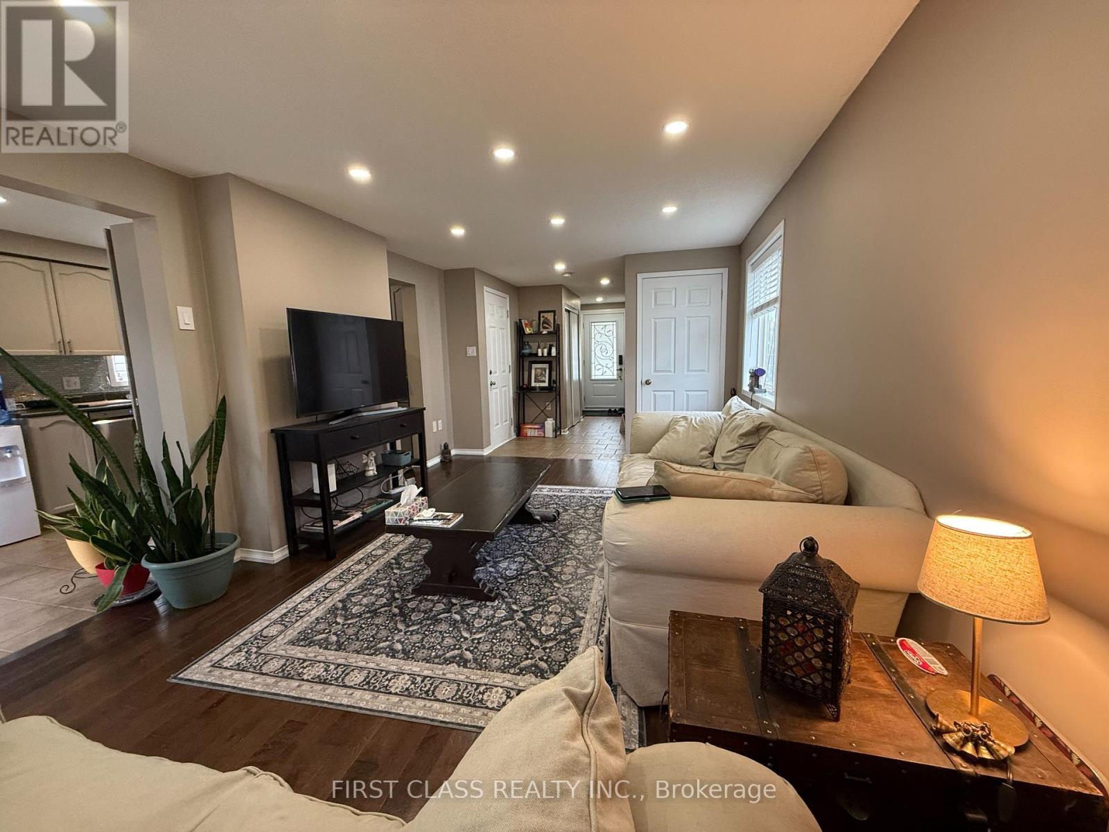 Photo 6 of 13 Benjamin Lane, Barrie ON