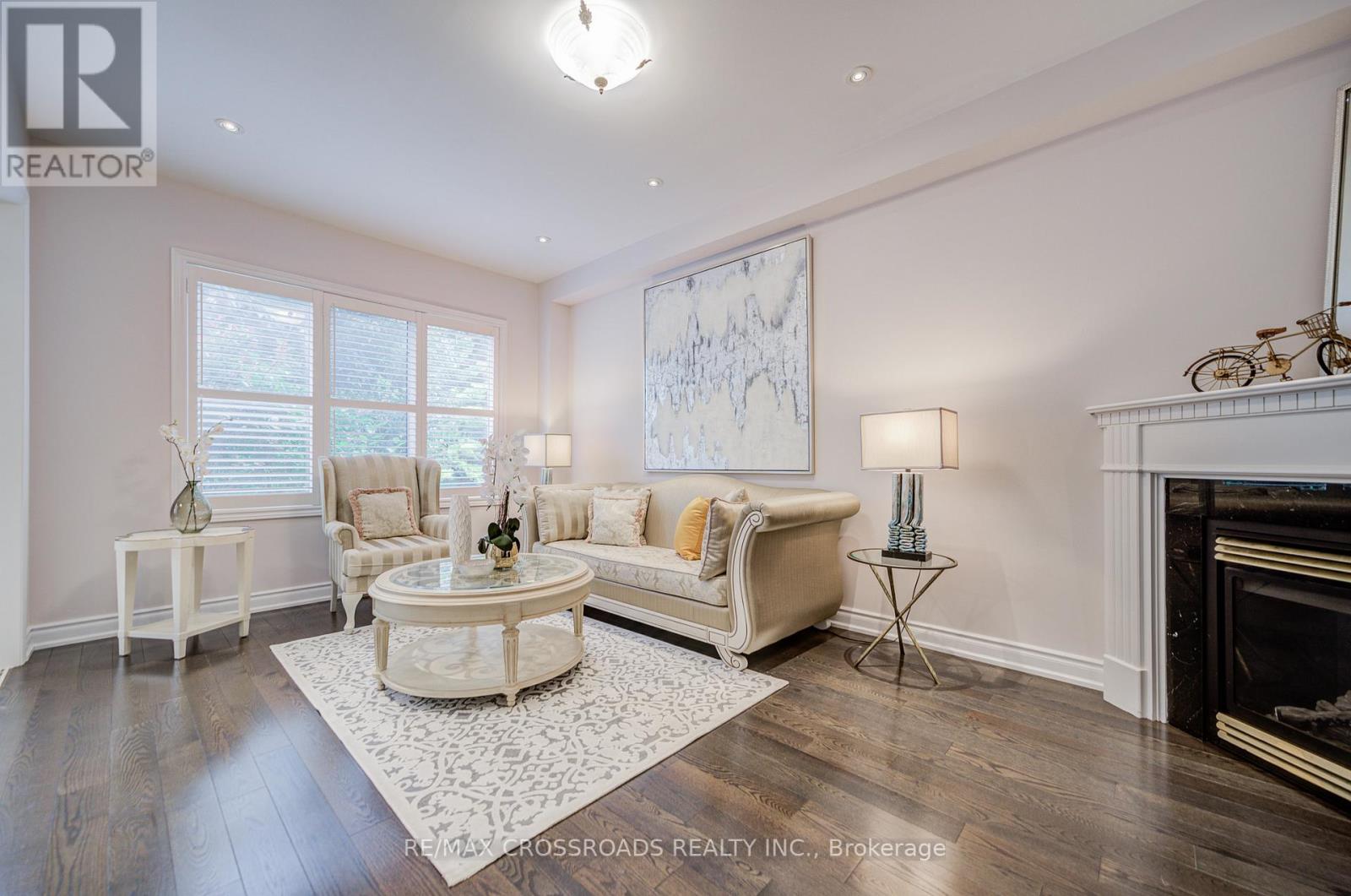 Photo 13 of 187 Summeridge Drive, Vaughan ON