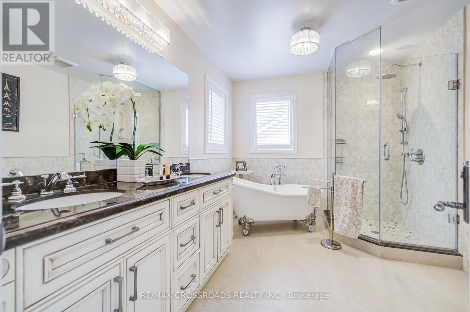 Photo 21 of 187 Summeridge Drive, Vaughan ON