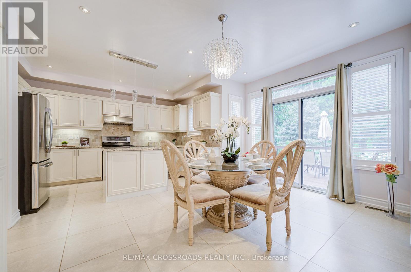 Photo 8 of 187 Summeridge Drive, Vaughan ON