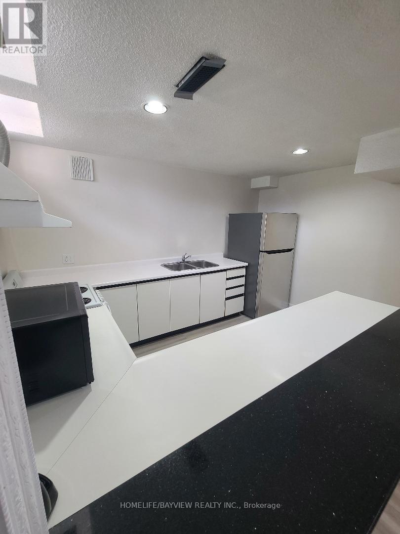 Photo 10 of Bsmnt 29 Northgate Crescent, Richmond Hill ON