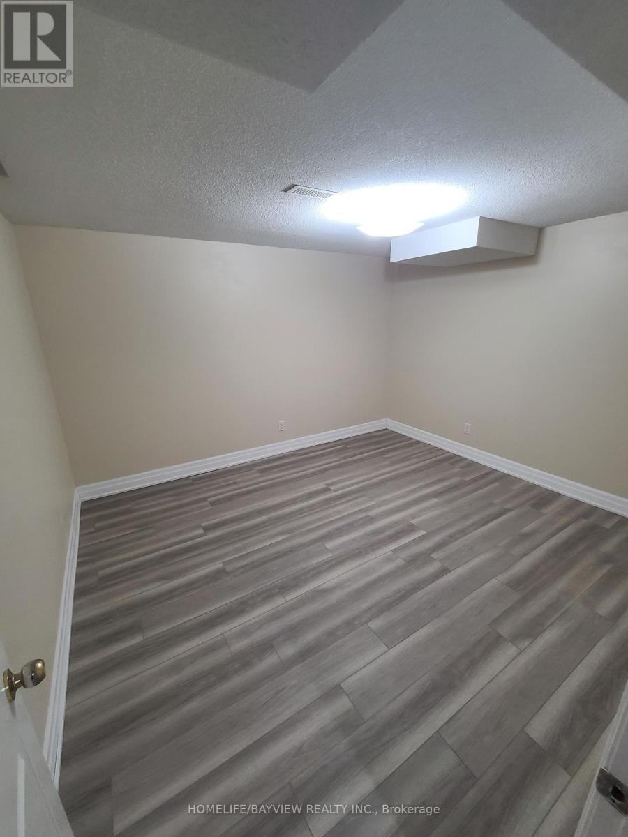 Photo 3 of Bsmnt 29 Northgate Crescent, Richmond Hill ON