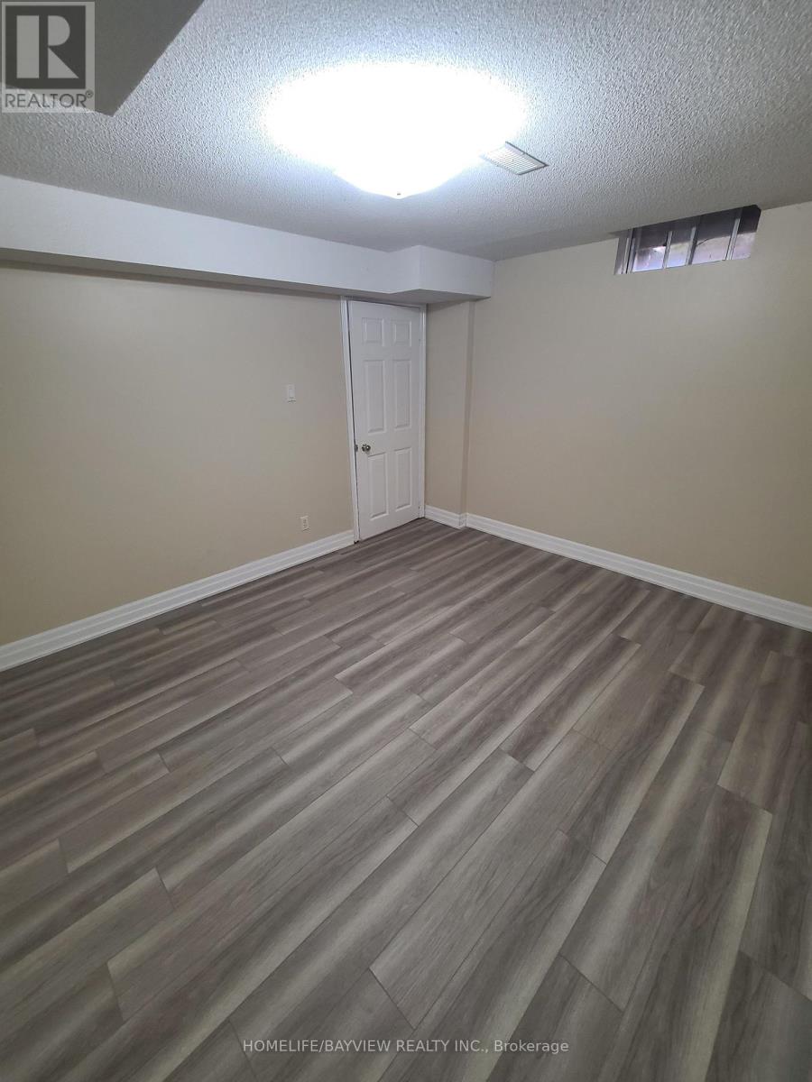 Photo 4 of Bsmnt 29 Northgate Crescent, Richmond Hill ON