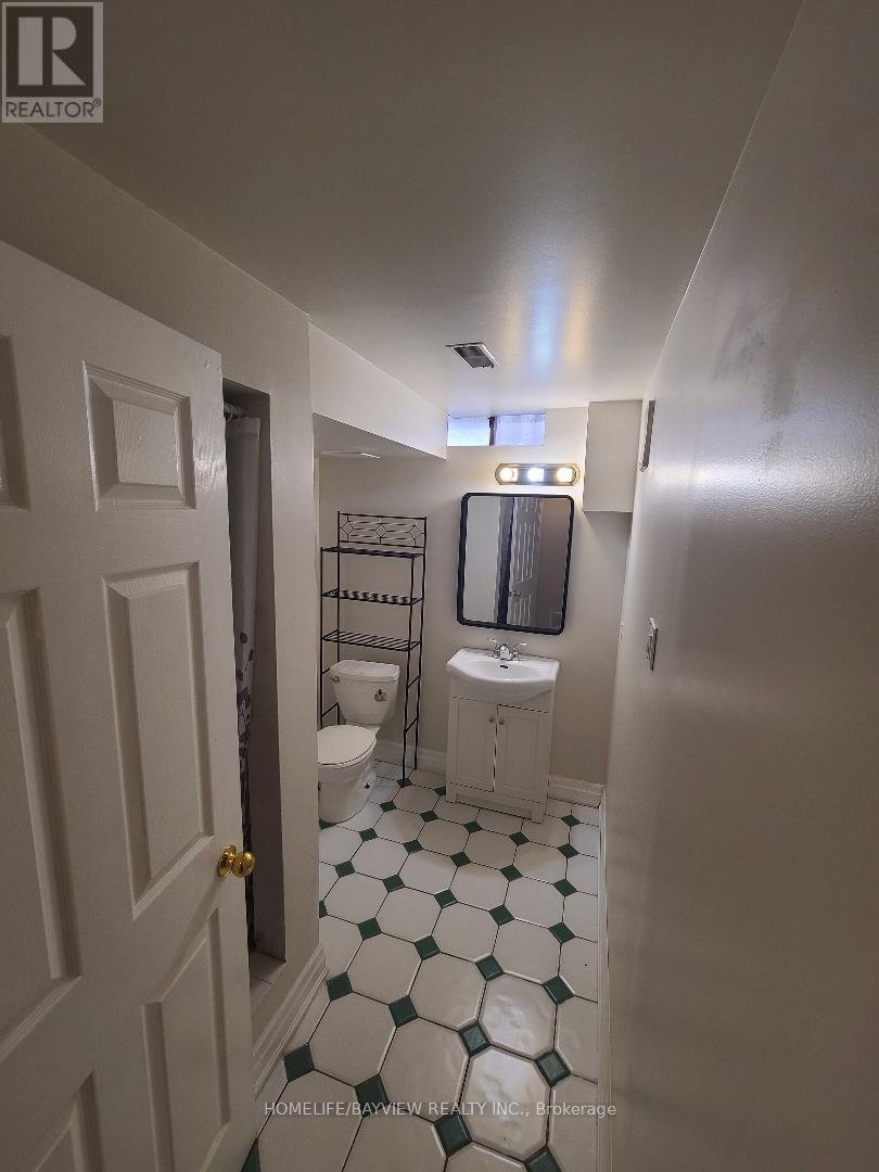 Photo 8 of Bsmnt 29 Northgate Crescent, Richmond Hill ON