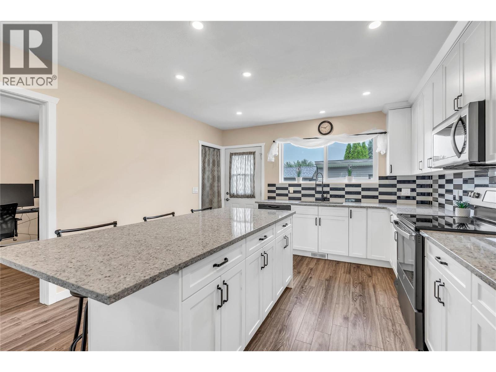 507 Duncan Avenue W, Penticton