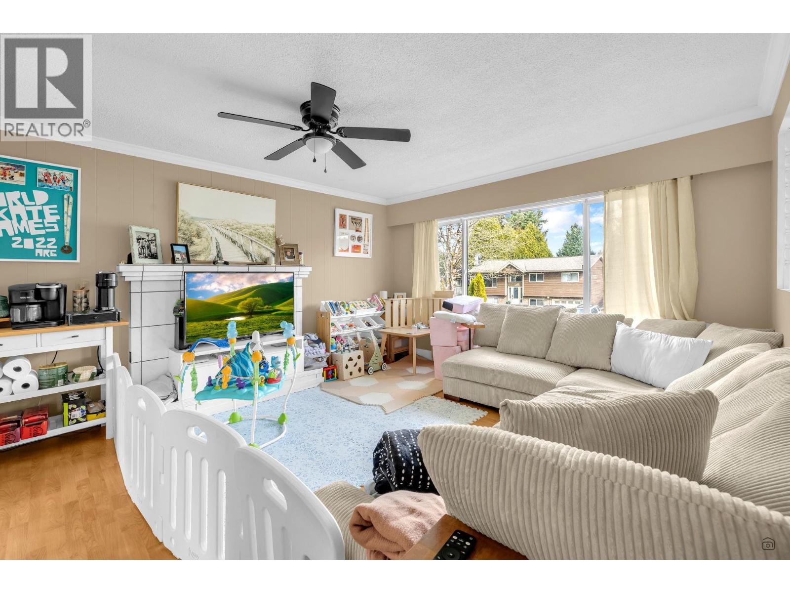 Photo 2 of 12155 Gee Street, Maple Ridge BC